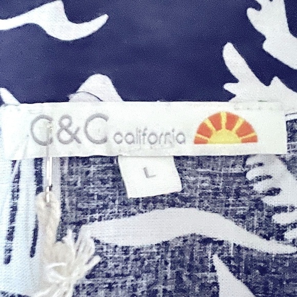 C&C California Hawaiian Novelty Beachy Print Linen Blend Button Down Shirt NEW - Picture 3 of 13